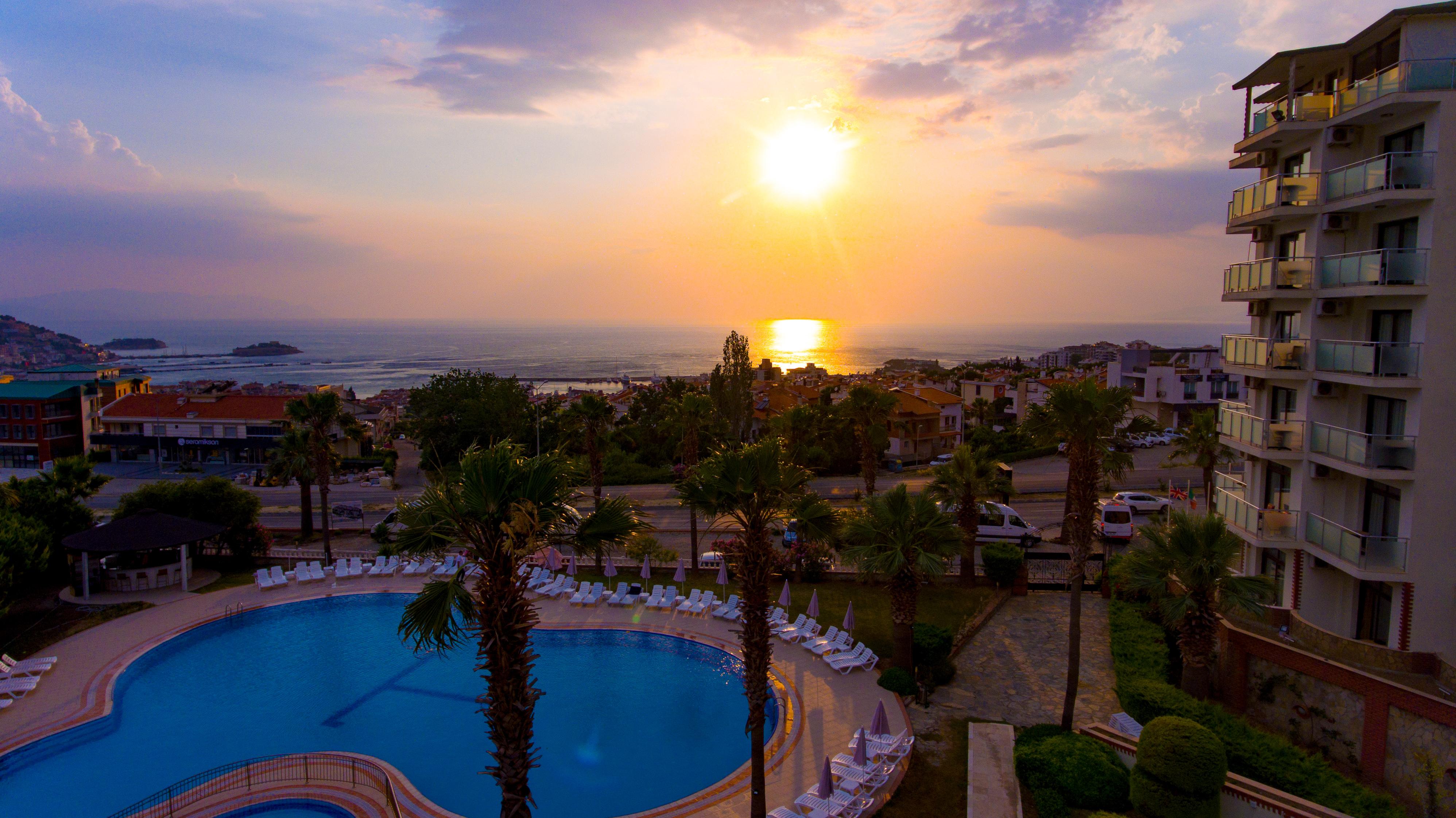Royal Palace Kusadasi Hotel Exterior photo